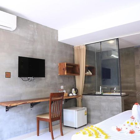 Bk Hotel Phnom Pen Exterior foto