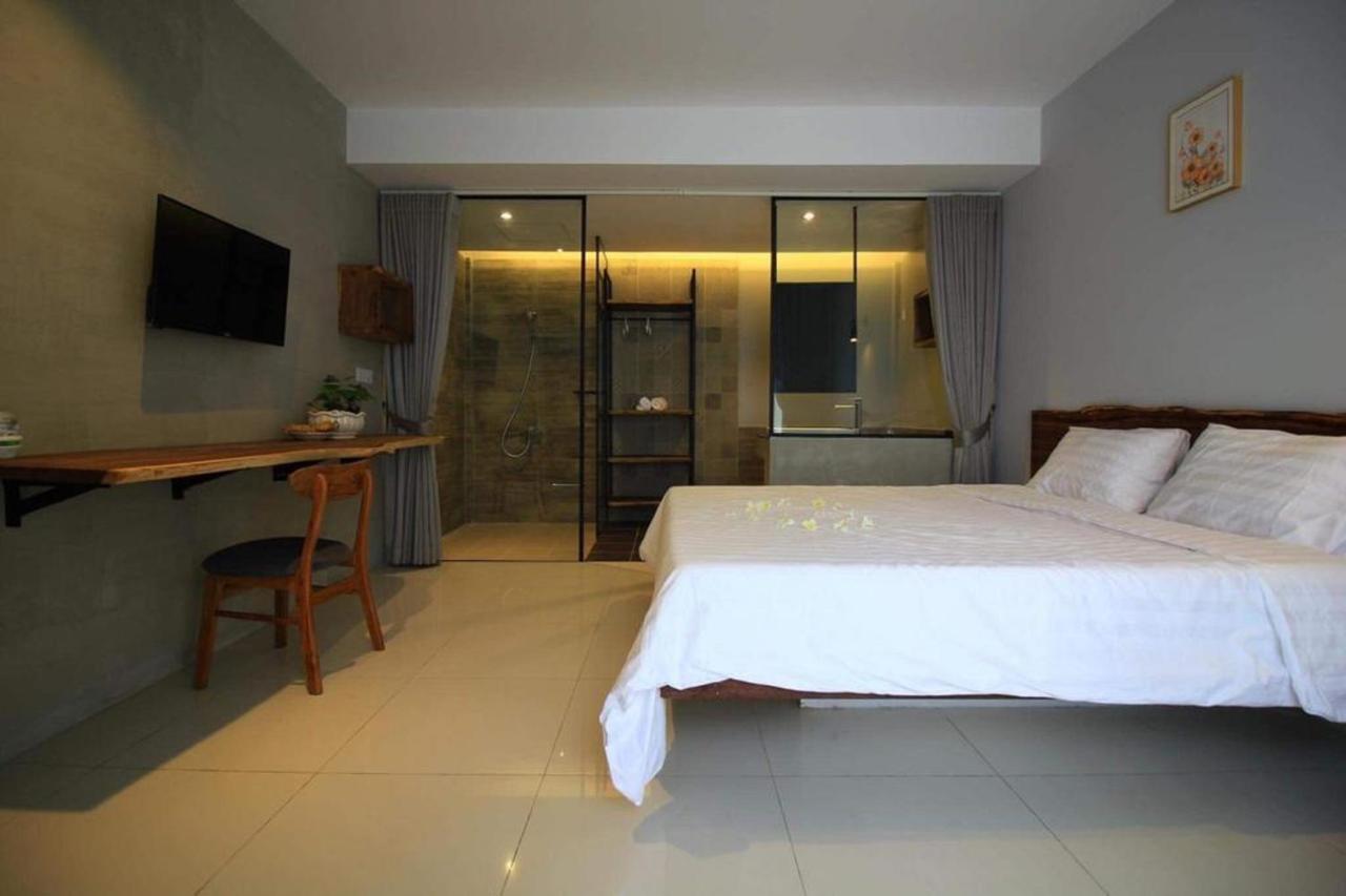 Bk Hotel Phnom Pen Exterior foto